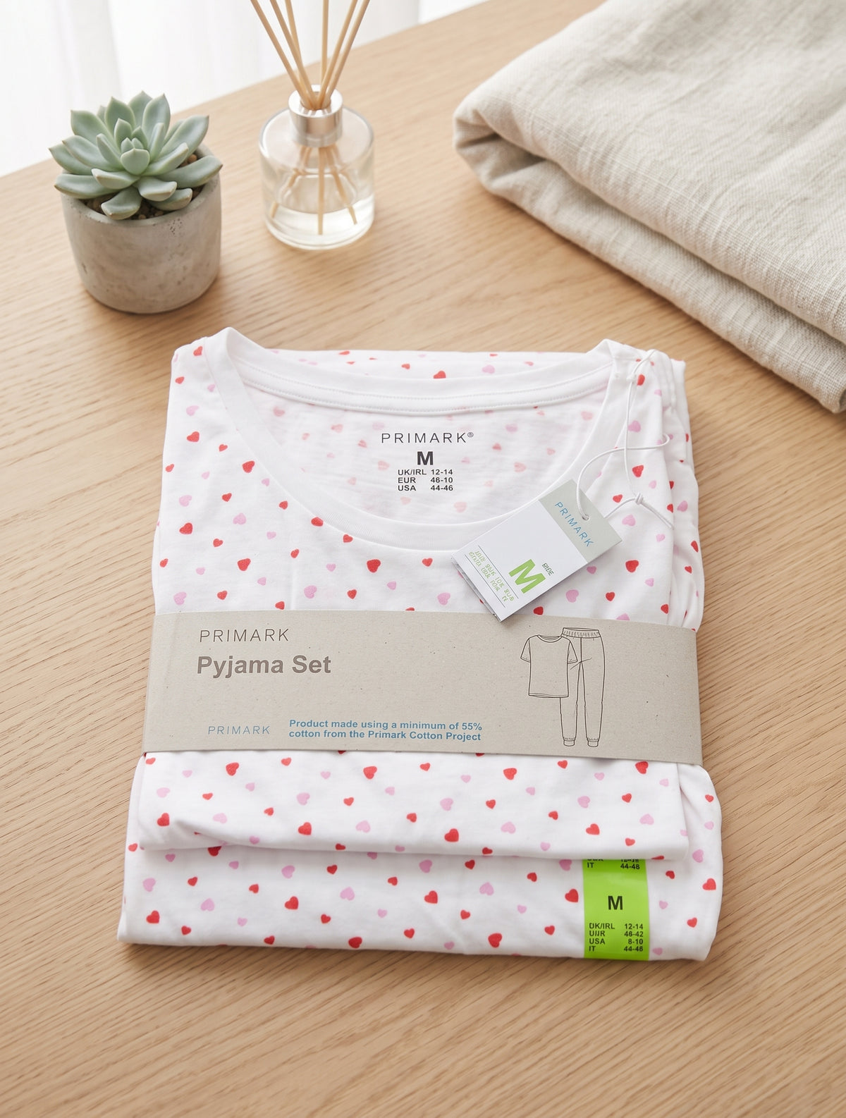 PRIMARK Half Sleeve Pyjama Sets (PJ Set) SIZE (Medium) (White with Red Hearts)